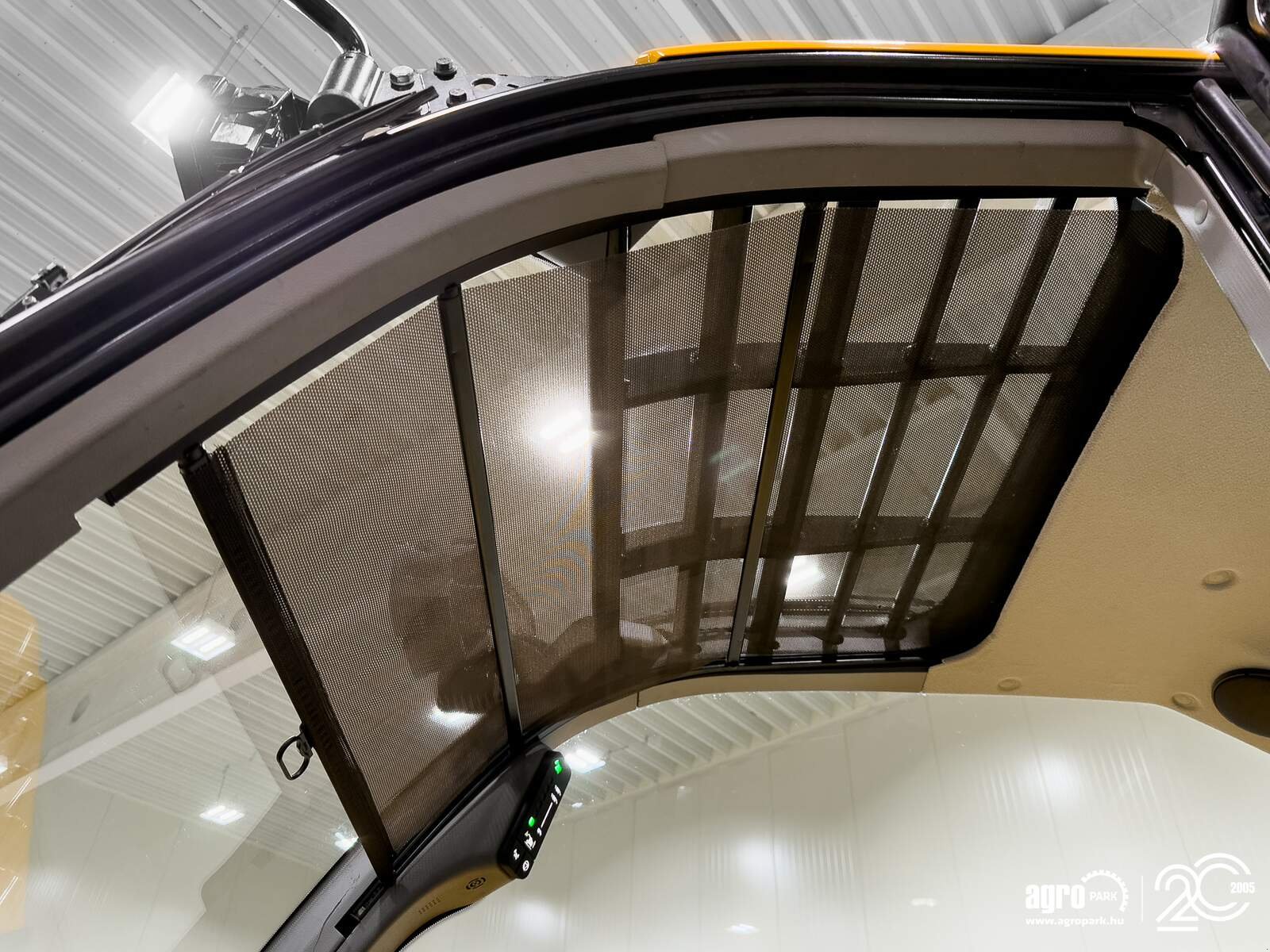 Teleskopstapler van het type JCB 560-80 Agri Xtra 7,9 m lifting height, 6000 kg load capacity, DualTech VT, 40 km/h, air conditioner, SRS, pallet forks, central greasing, Gebrauchtmaschine in Csengele (Foto 29)