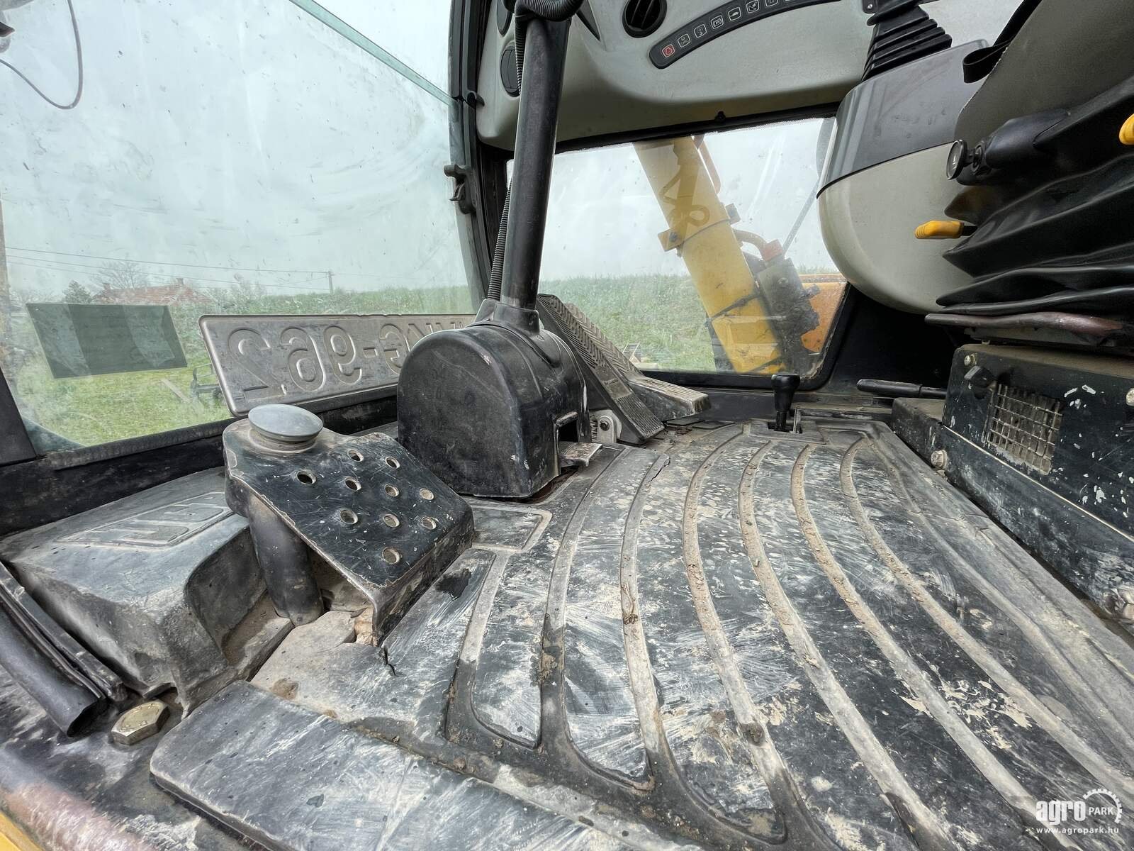 Teleskopstapler des Typs JCB JS145W, Gebrauchtmaschine in Csengele (Bild 14)