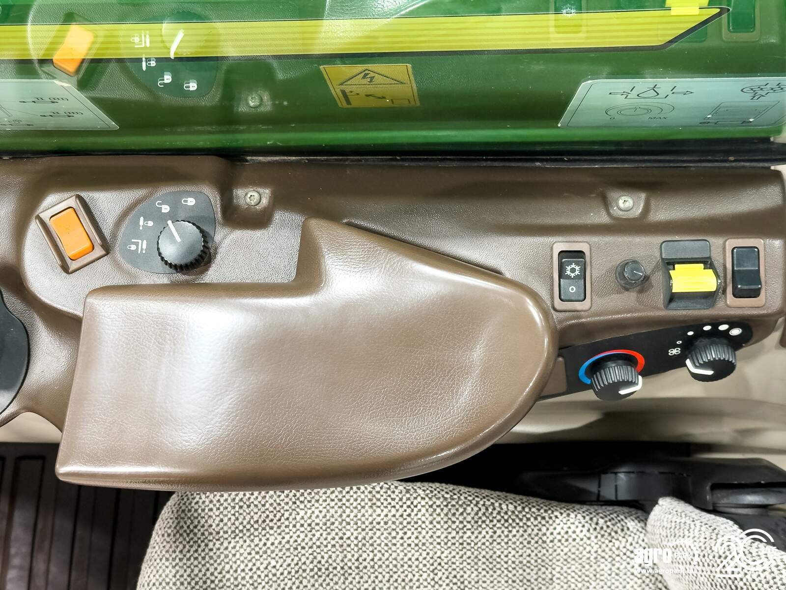 Teleskopstapler van het type John Deere 3420, Gebrauchtmaschine in Csengele (Foto 21)