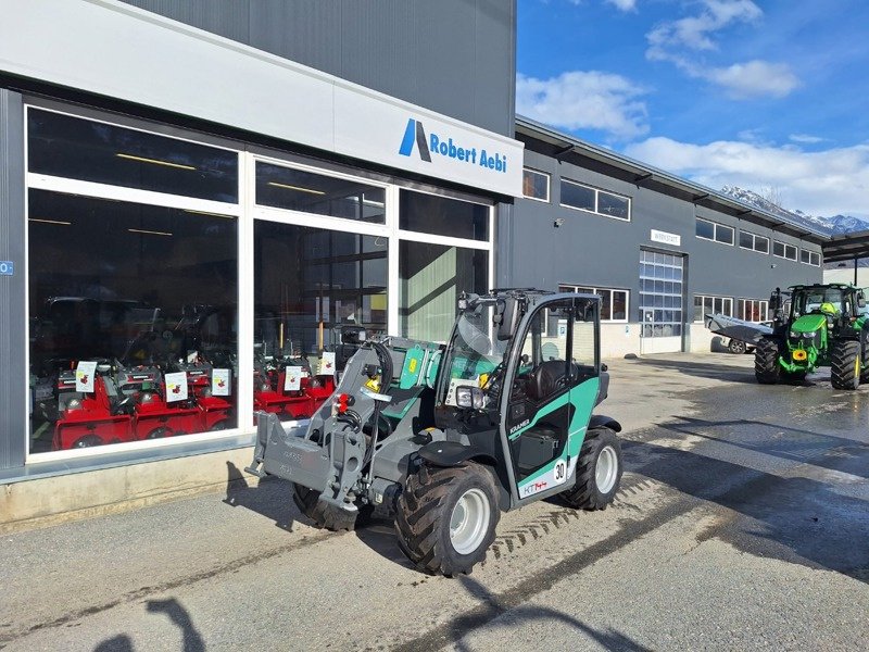 Teleskopstapler des Typs Kramer KT 144 KT144, Neumaschine in Susten (Bild 2)