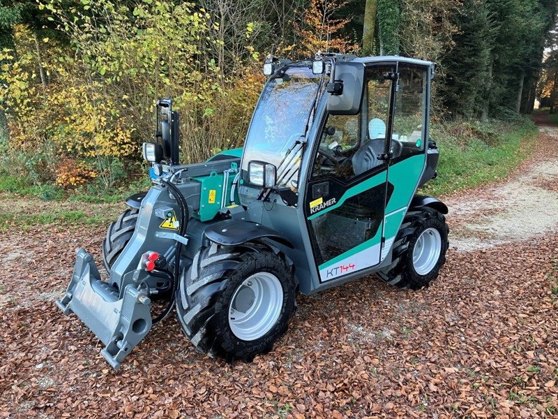 Teleskopstapler des Typs Kramer KT 144, Ausstellungsmaschine in Schwarzhäusern (Bild 1)