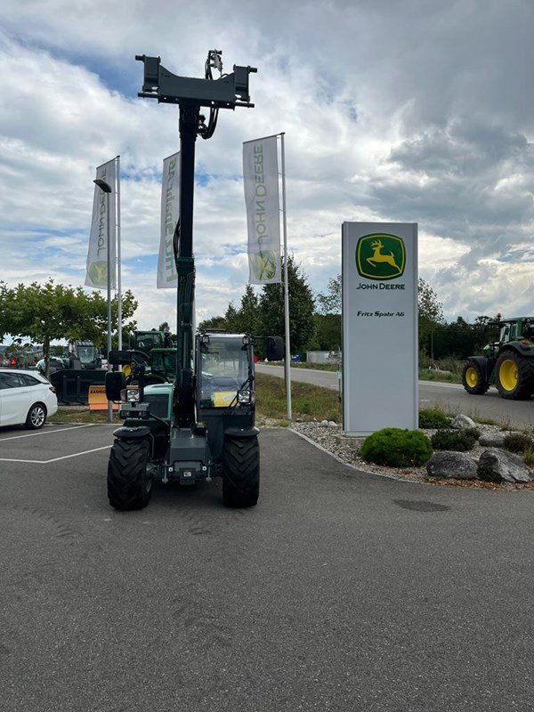 Teleskopstapler des Typs Kramer KT 144, Neumaschine in Lengnau (Bild 2)