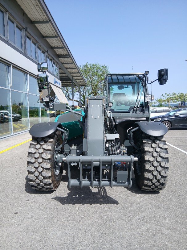 Teleskopstapler des Typs Kramer KT 457, Neumaschine in Lengnau (Bild 3)