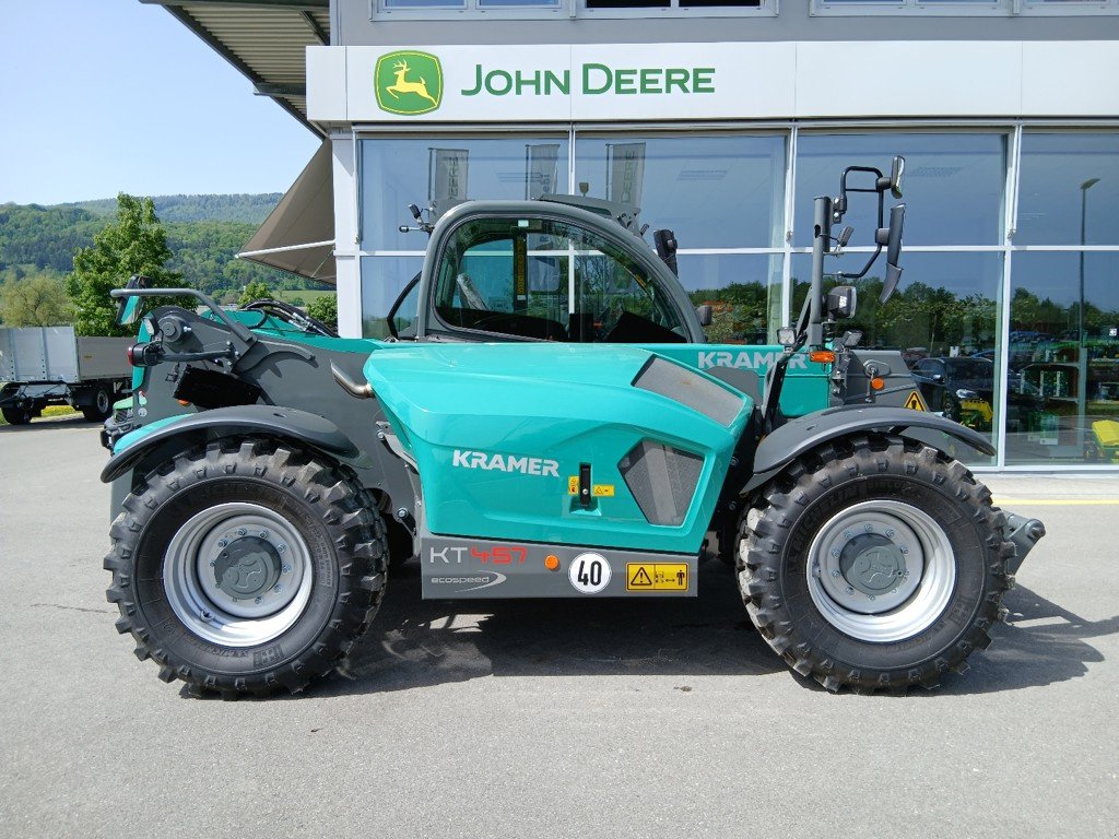 Teleskopstapler des Typs Kramer KT 457, Neumaschine in Lengnau (Bild 2)