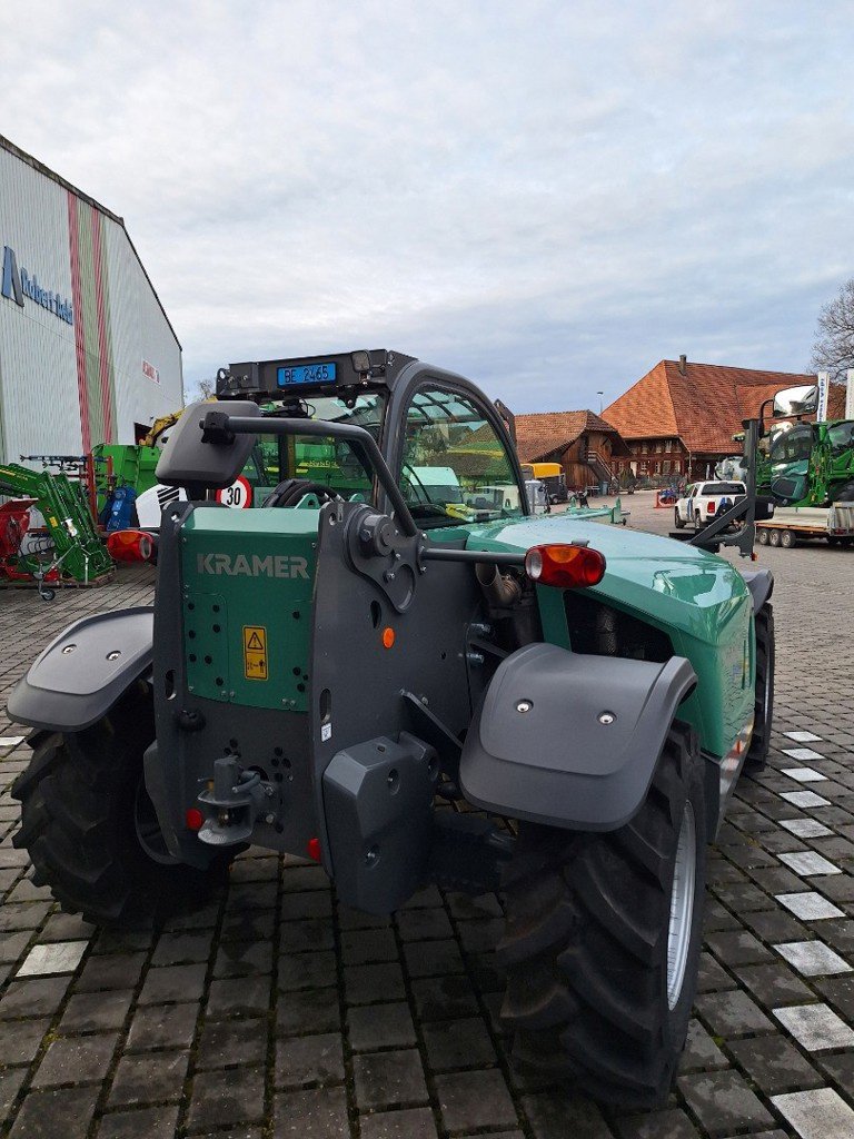 Teleskopstapler des Typs Kramer KT356, Ausstellungsmaschine in Ersingen (Bild 1)