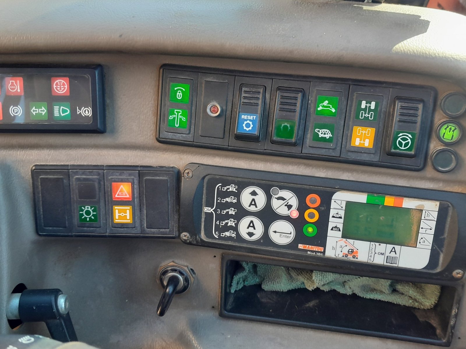 Teleskopstapler des Typs Manitou MRT 1842, Gebrauchtmaschine in Welshofen (Bild 11)