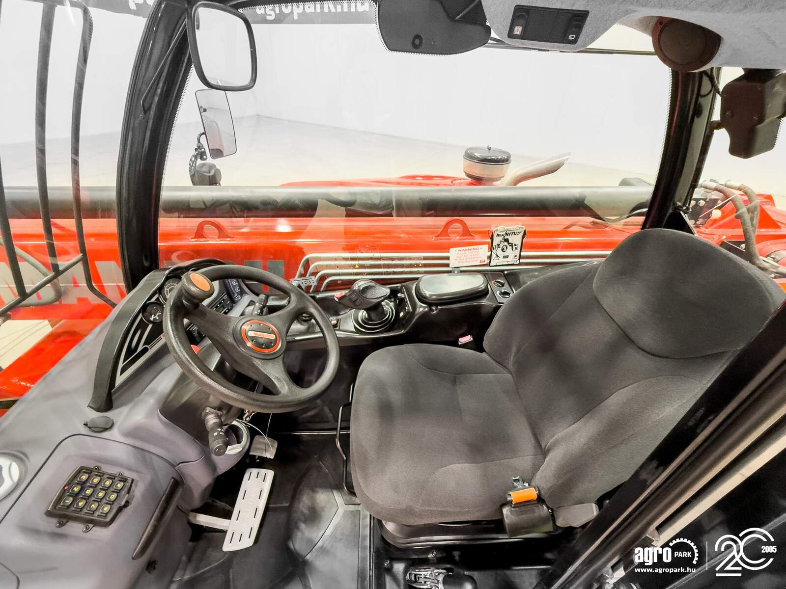 Teleskopstapler of the type Manitou MT 933, Gebrauchtmaschine in Csengele (Picture 8)