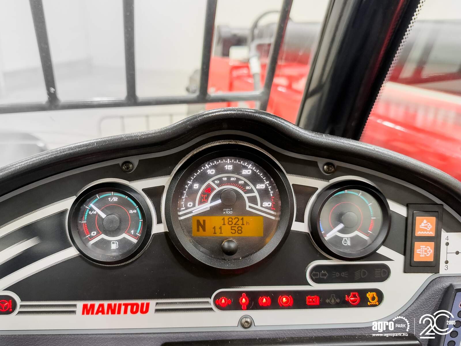 Teleskopstapler of the type Manitou MT 933, Gebrauchtmaschine in Csengele (Picture 10)