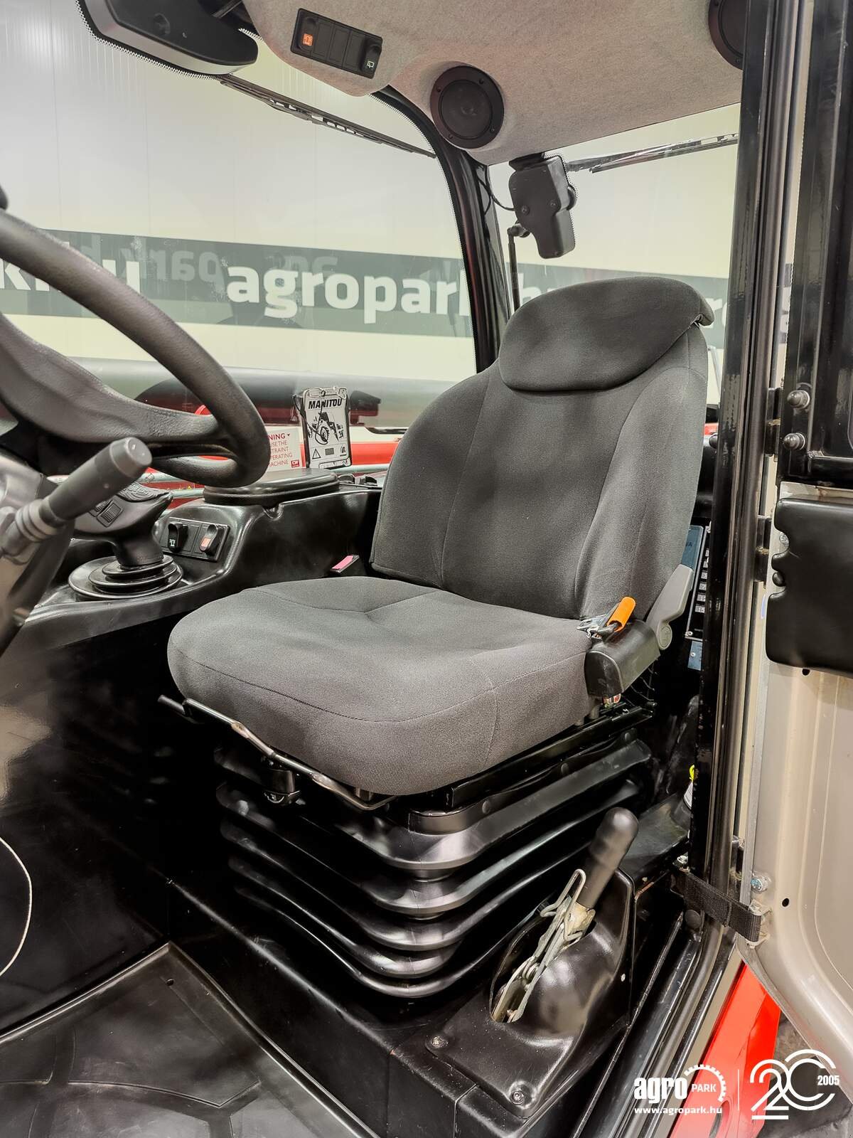 Teleskopstapler of the type Manitou MT 933, Gebrauchtmaschine in Csengele (Picture 11)