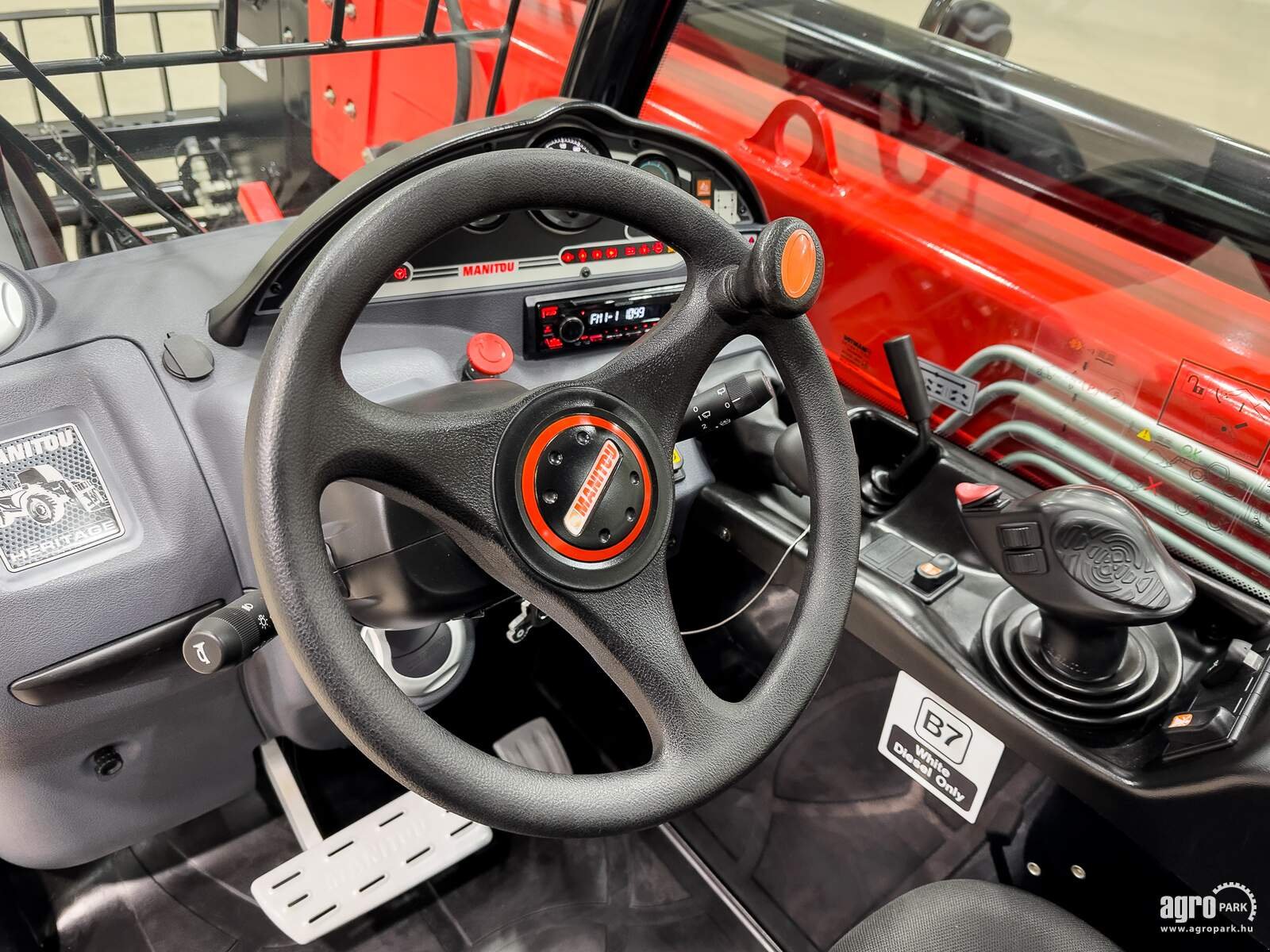 Teleskopstapler типа Manitou MT933, Gebrauchtmaschine в Csengele (Фотография 14)