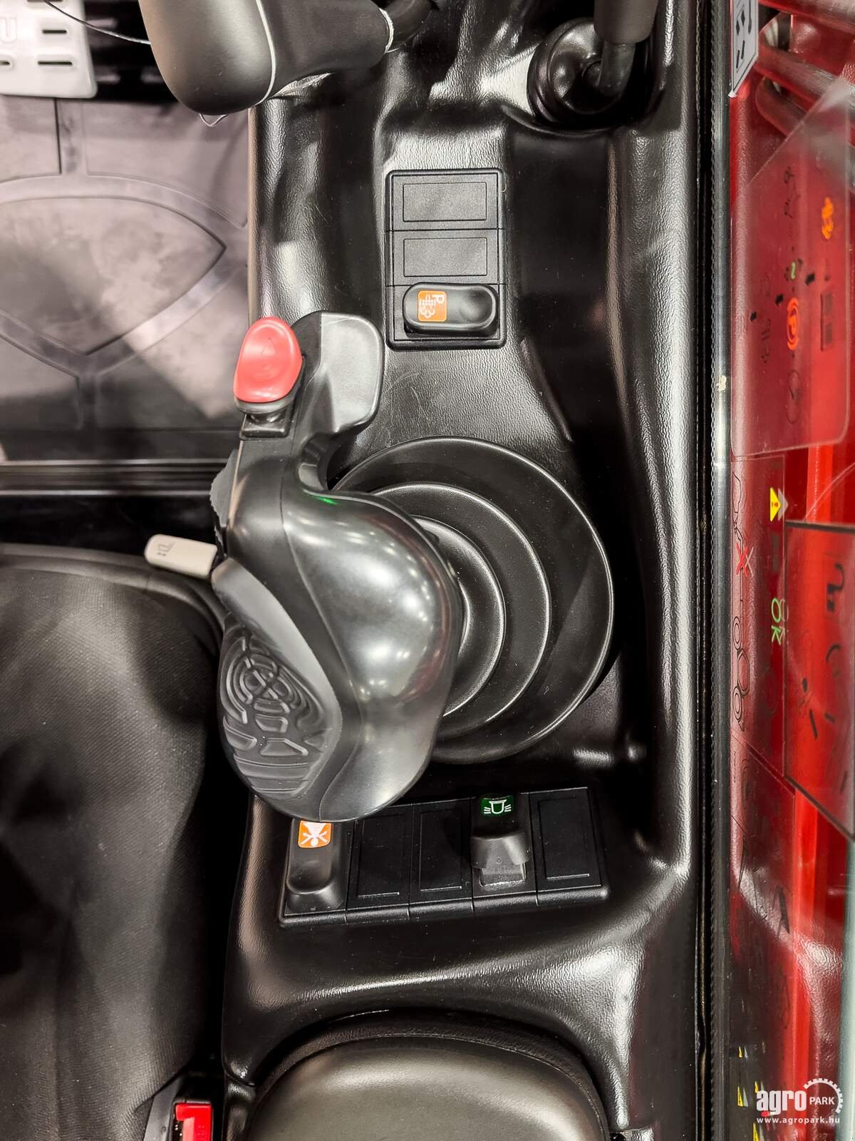 Teleskopstapler типа Manitou MT933, Gebrauchtmaschine в Csengele (Фотография 23)