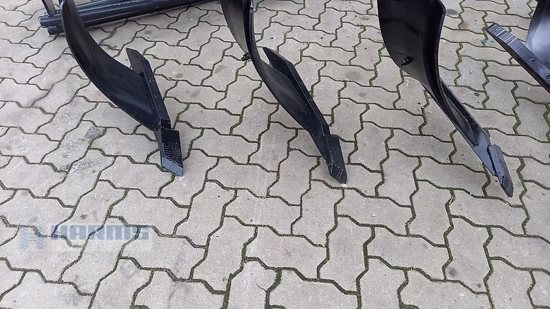 Tiefenlockerer des Typs Agroland Tytan Plow Plus, Neumaschine in Sassenholz (Bild 2)