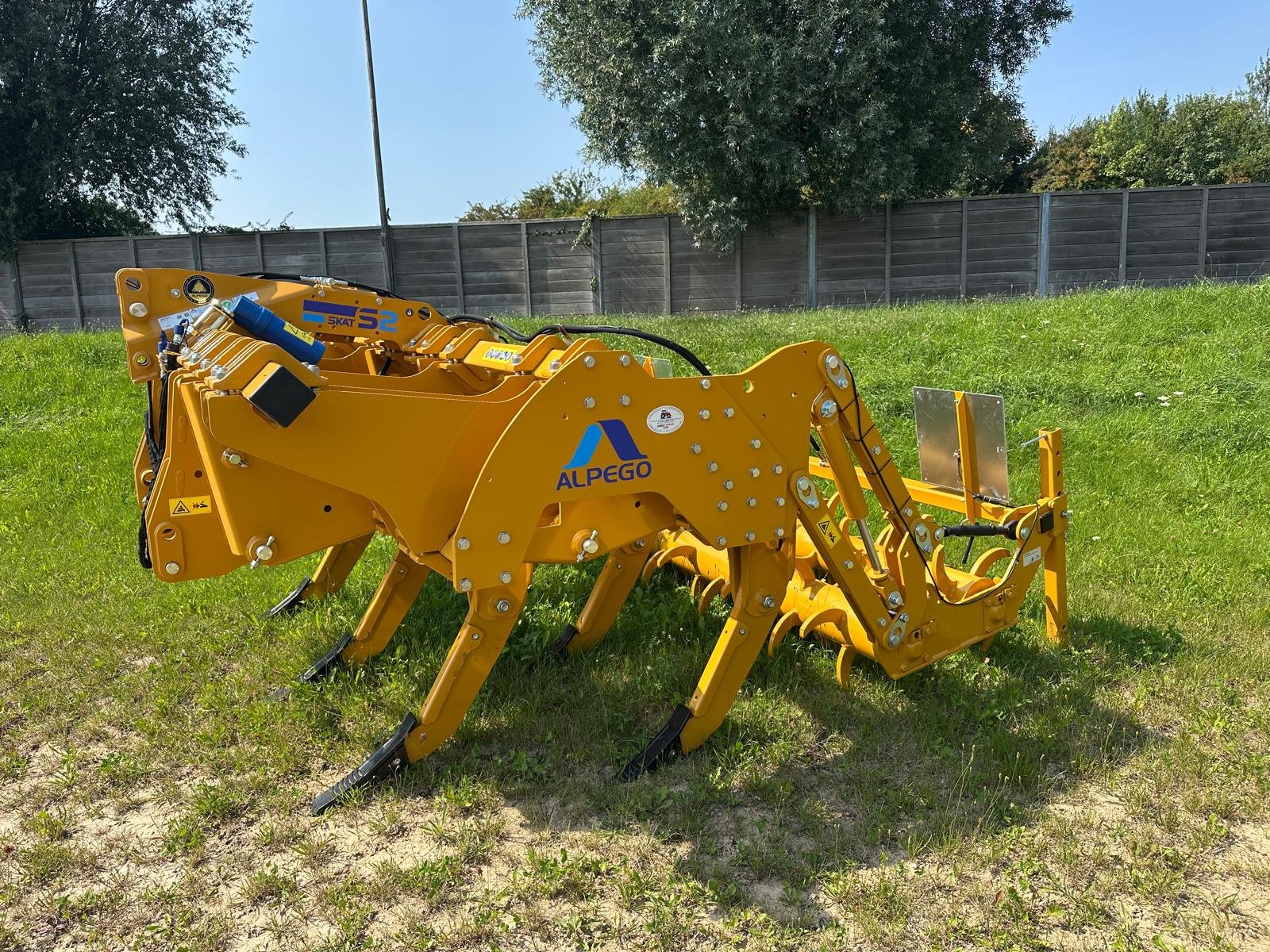 Tiefenlockerer of the type Alpego Skat S2, Neumaschine in Klempau (Picture 1)