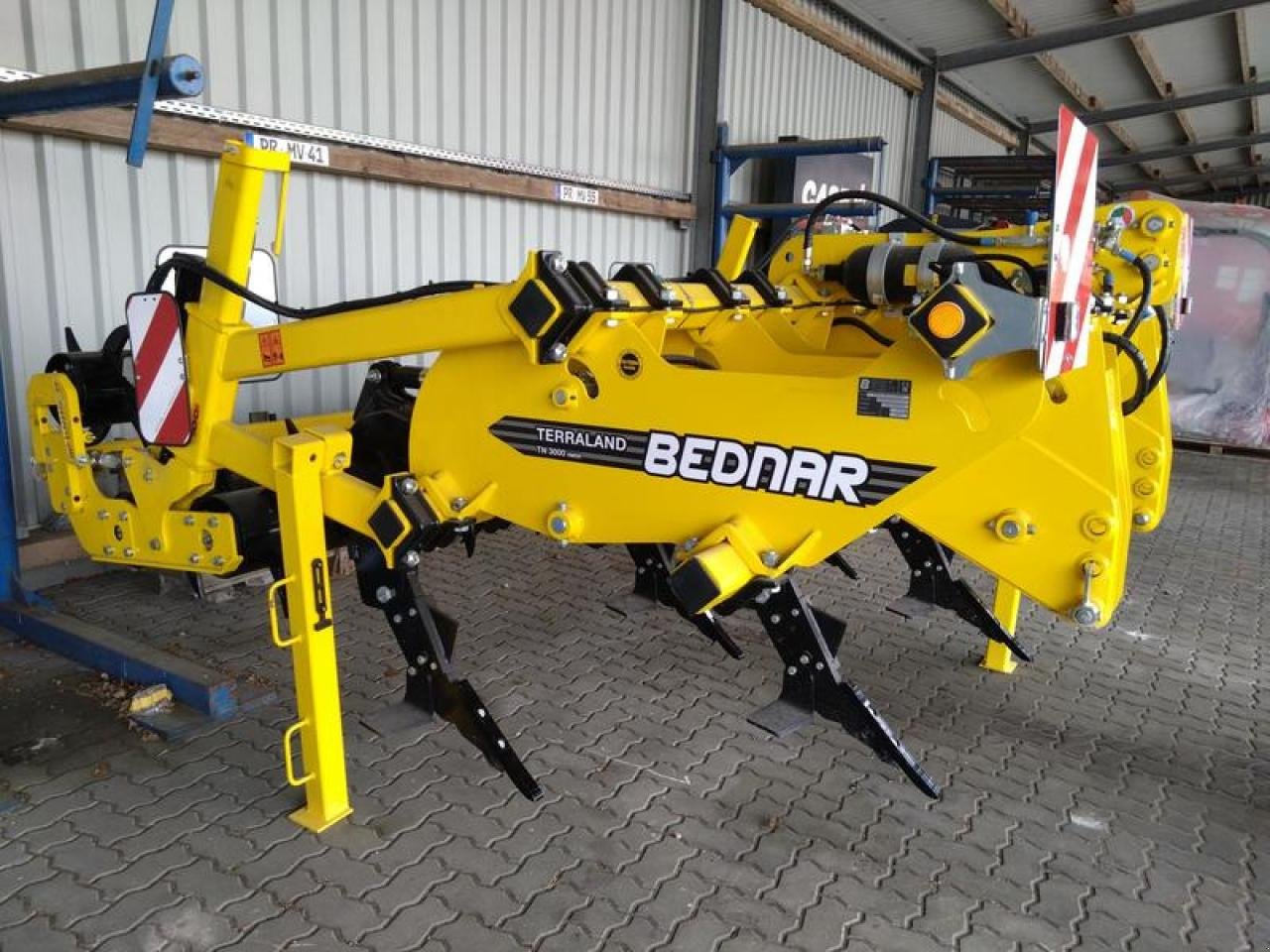 Tiefenlockerer des Typs Bednar TERRALAND HM5R, Neumaschine in Vehlow (Bild 1)