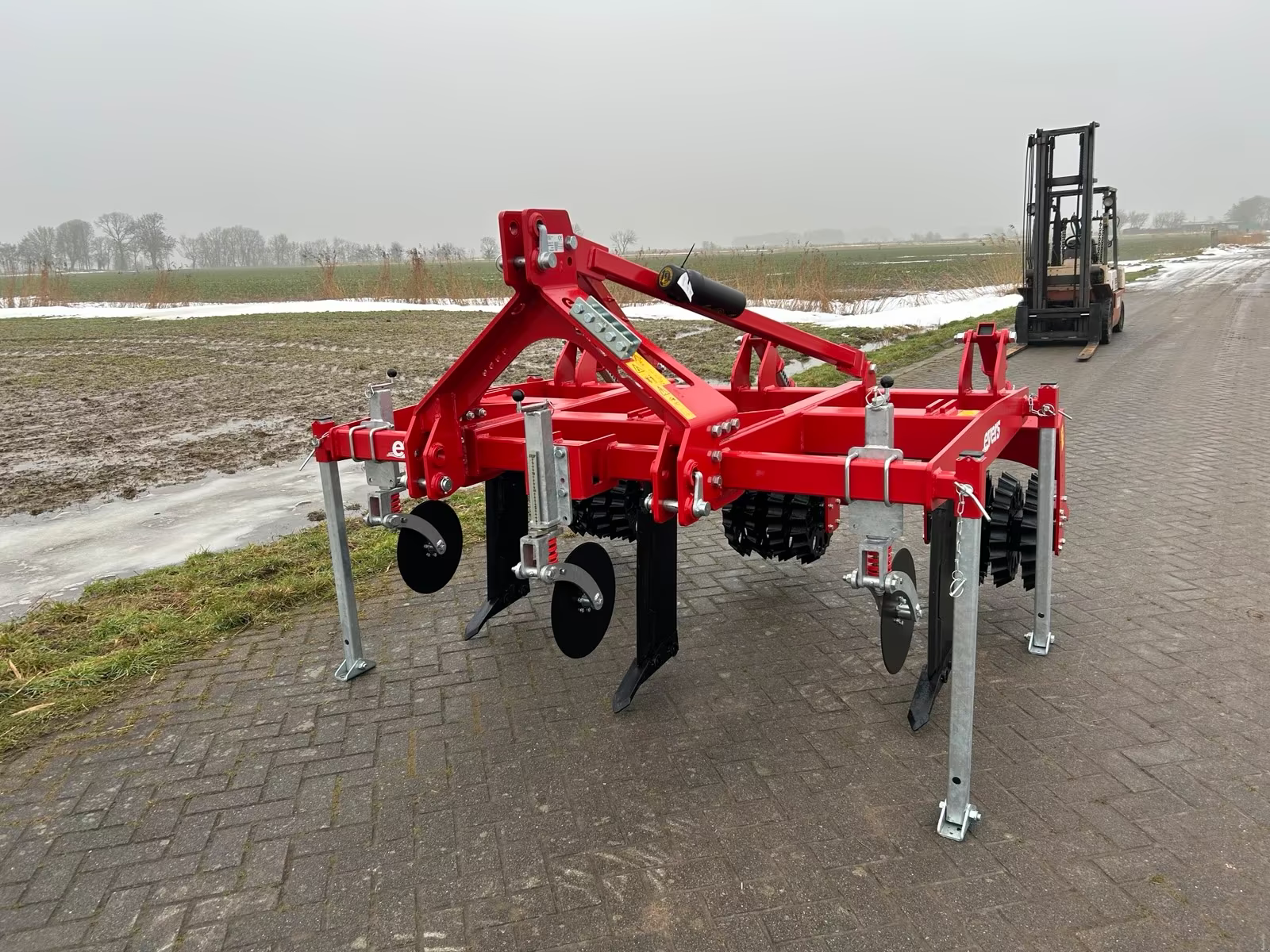 Tiefenlockerer of the type Evers Grasnarbenlockerer WBG 5-300, Neumaschine in Dornum - Nesse (Picture 6)