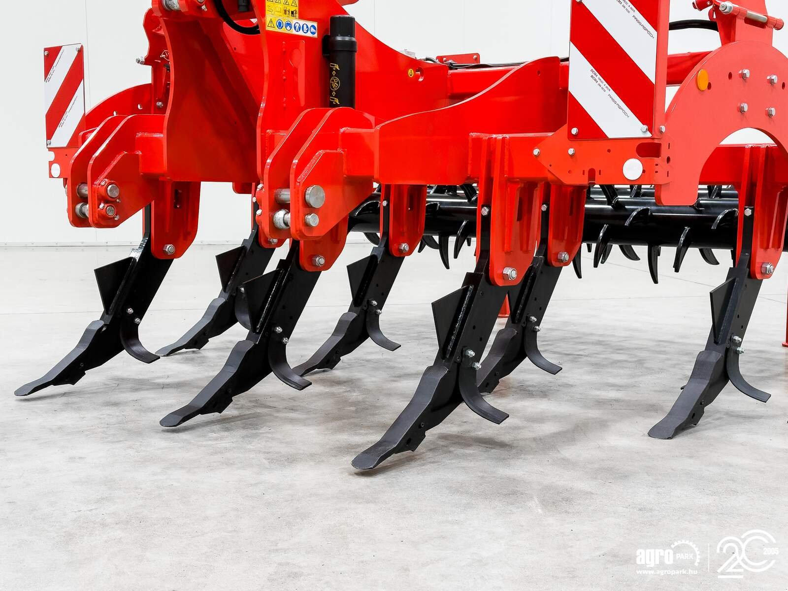 Tiefenlockerer des Typs Maschio Artiglio 300/7 7-blade, 3 m wide, 55 cm working depth, 2400 kg subsoiler, Gebrauchtmaschine in Csengele (Bild 28)