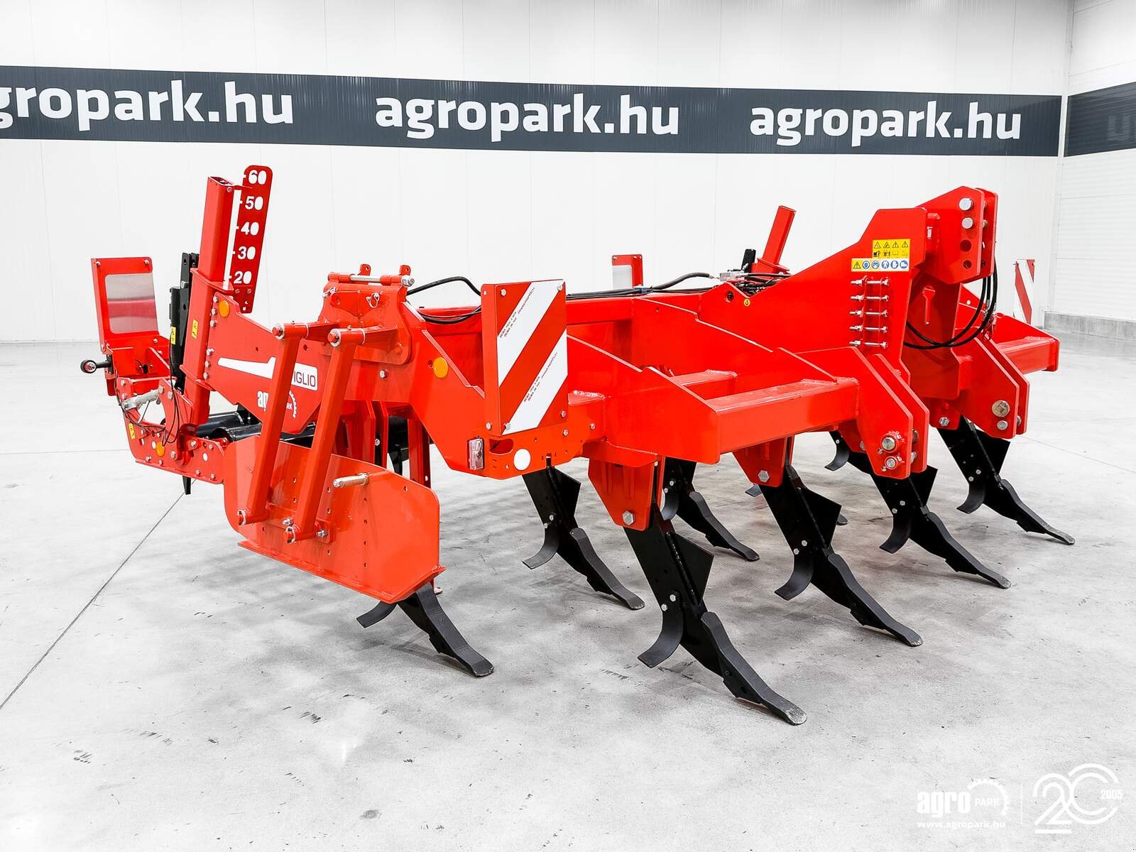 Tiefenlockerer типа Maschio Artiglio 400/9 9-blade, 4 m wide, 55 cm working depth subsoiler, Gebrauchtmaschine в Csengele (Фотография 2)