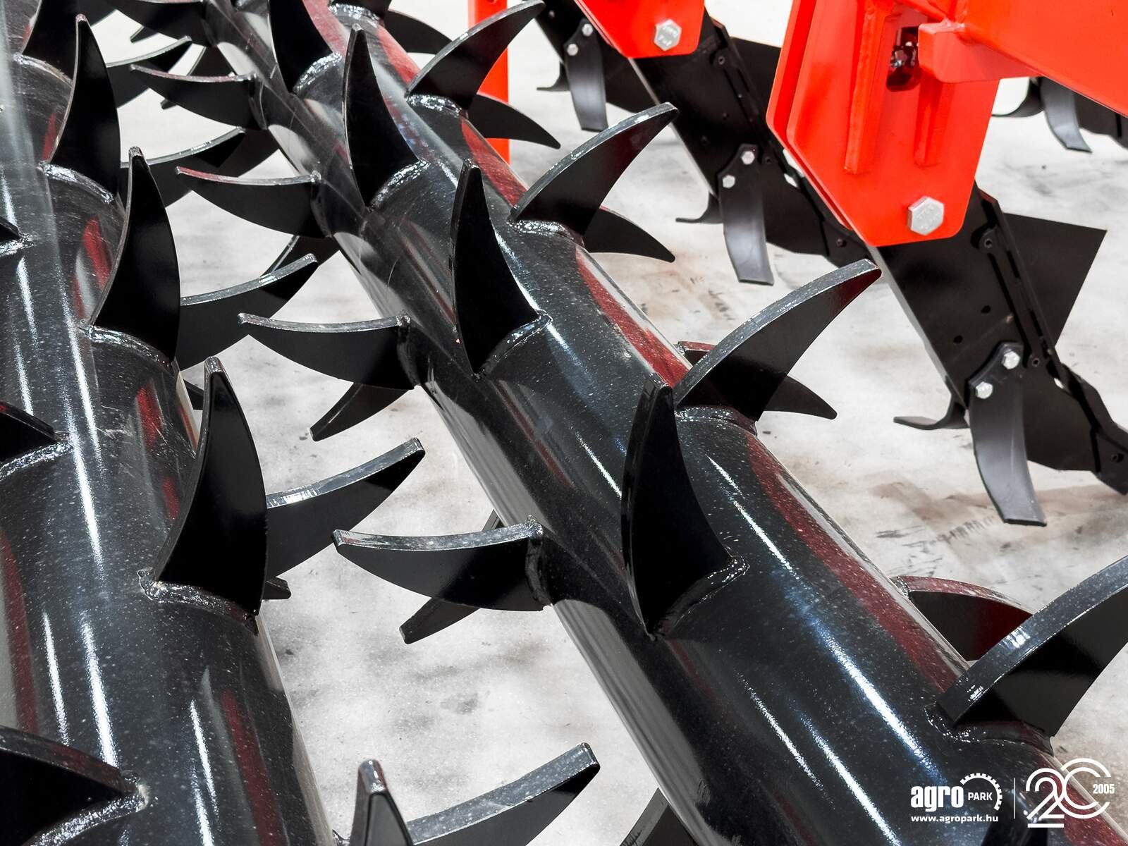 Tiefenlockerer типа Maschio Artiglio 400/9 9-blade, 4 m wide, 55 cm working depth subsoiler, Gebrauchtmaschine в Csengele (Фотография 29)