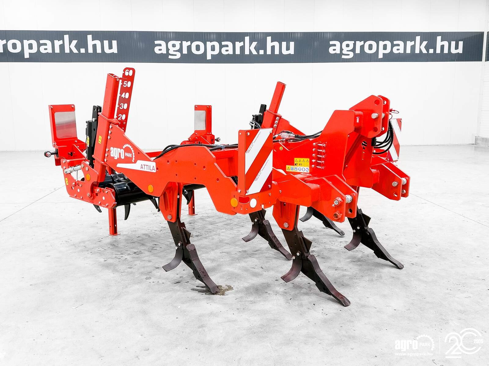 Tiefenlockerer van het type Maschio Attila 250/5 UNUSED 2,5 m subsoiler, 50 cm working depth, 5 loosening blades, hydraulic double tine cultivator, Gebrauchtmaschine in Csengele (Foto 2)