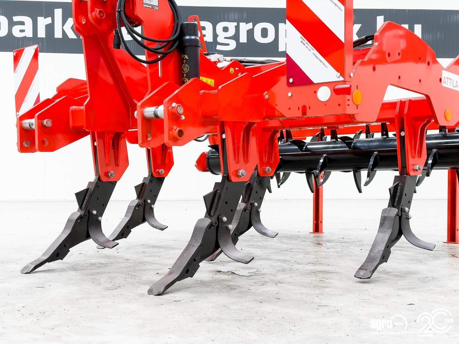 Tiefenlockerer van het type Maschio Attila 250/5 UNUSED 2,5 m subsoiler, 50 cm working depth, 5 loosening blades, hydraulic double tine cultivator, Gebrauchtmaschine in Csengele (Foto 15)