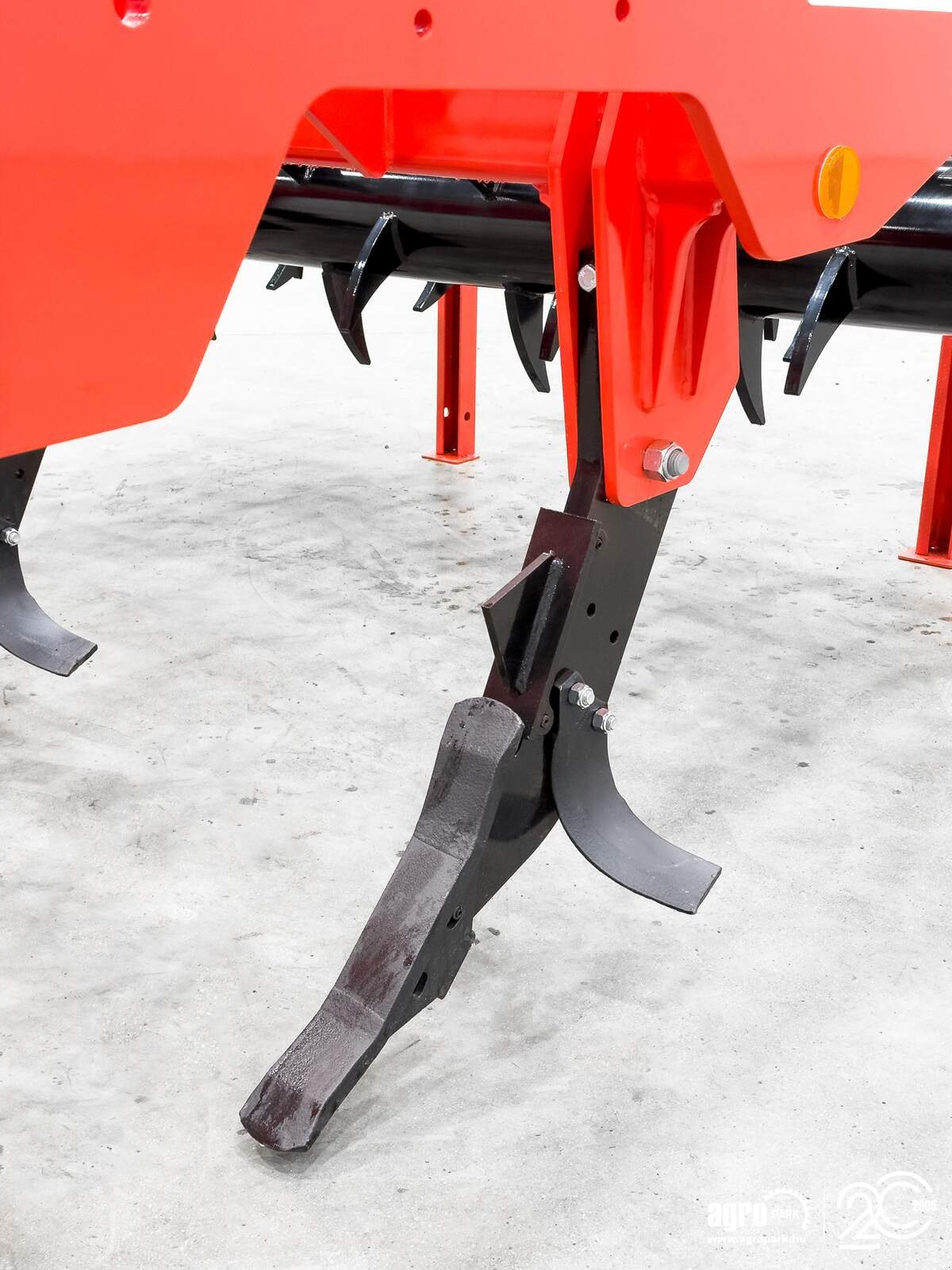 Tiefenlockerer van het type Maschio Attila 250/5 UNUSED 2,5 m subsoiler, 50 cm working depth, 5 loosening blades, hydraulic double tine cultivator, Gebrauchtmaschine in Csengele (Foto 17)