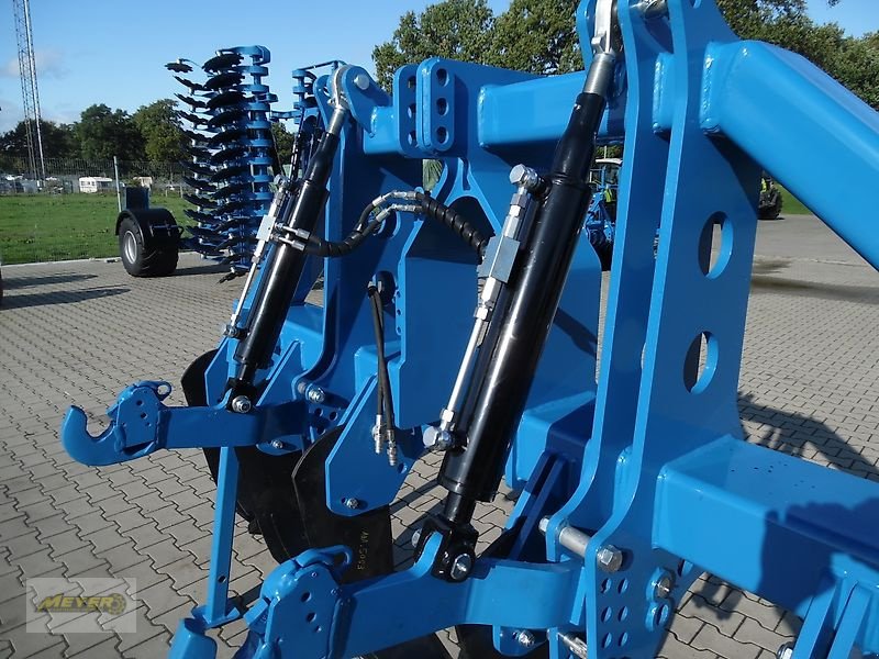 Tiefenlockerer des Typs Meyer Agrartechnik TK 3000 Tigerkralle, Neumaschine in Andervenne (Bild 16)