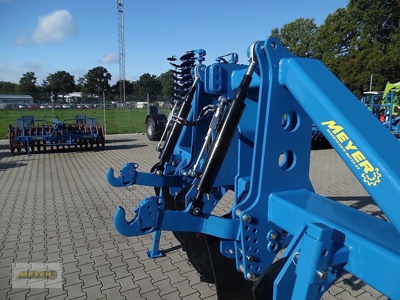 Tiefenlockerer des Typs Meyer Agrartechnik TK 3000 Tigerkralle, Neumaschine in Andervenne (Bild 13)