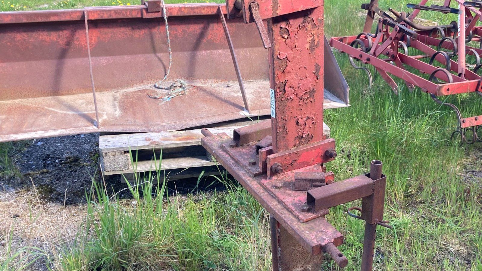 Tiefenlockerer tipa Sonstige 1 tands grubber, Gebrauchtmaschine u Glamsbjerg (Slika 2)