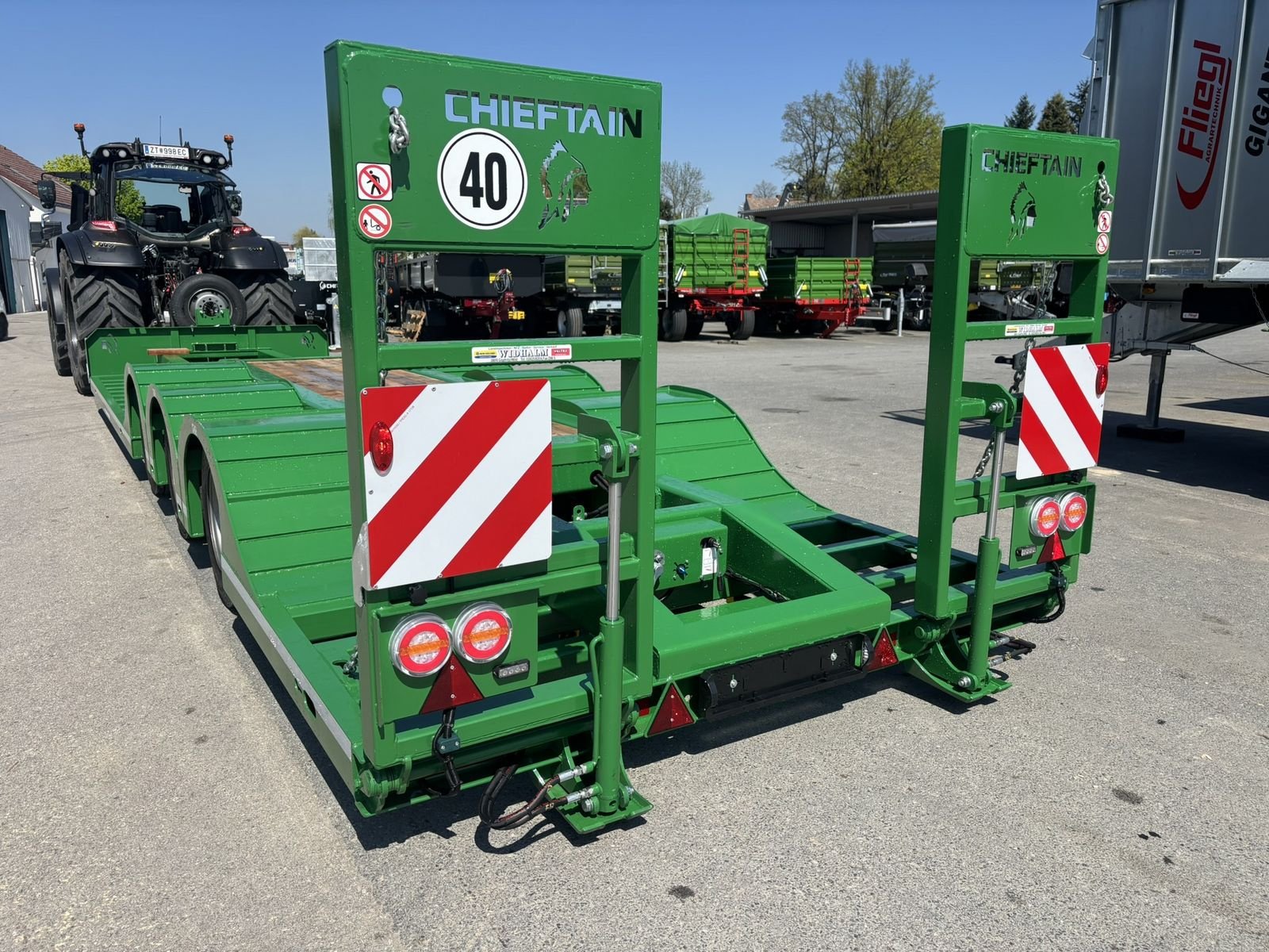 Tieflader des Typs Chieftain Forest trailer, Neumaschine in Göpfritz (Bild 3)