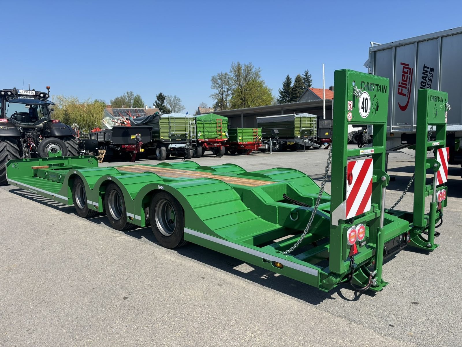 Tieflader des Typs Chieftain Forest trailer, Neumaschine in Göpfritz (Bild 2)