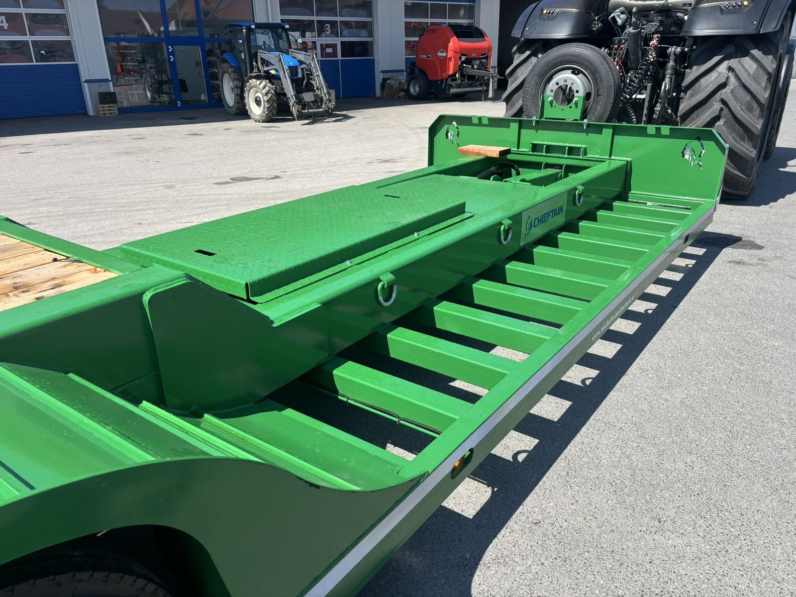 Tieflader des Typs Chieftain Forest trailer, Neumaschine in Göpfritz (Bild 9)