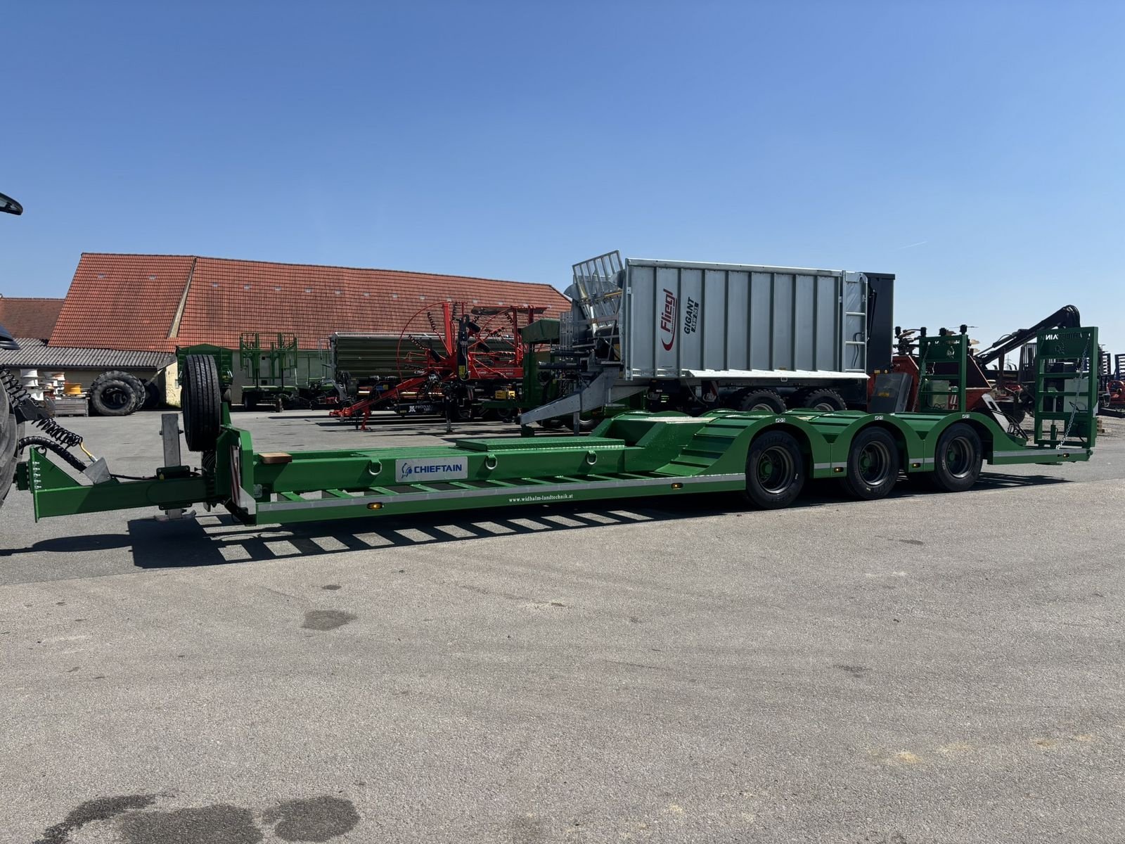 Tieflader des Typs Chieftain Forest trailer, Neumaschine in Göpfritz (Bild 13)