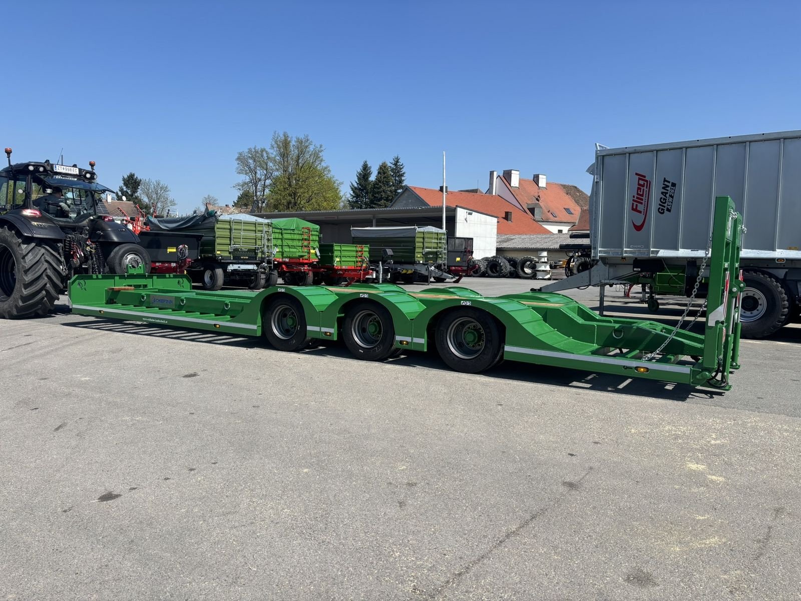 Tieflader des Typs Chieftain Forest trailer, Neumaschine in Göpfritz (Bild 1)