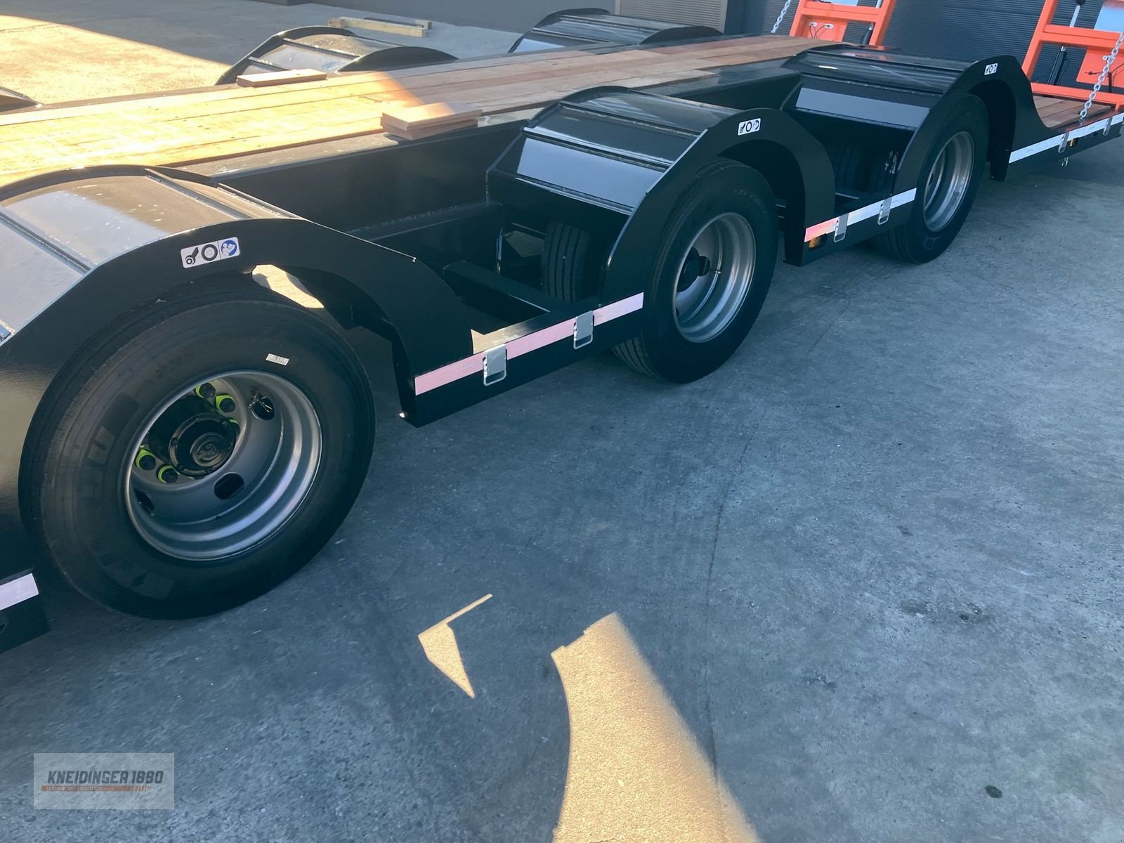 Tieflader des Typs Chieftain Forsttieflader, Neumaschine in Altenfelden (Bild 12)