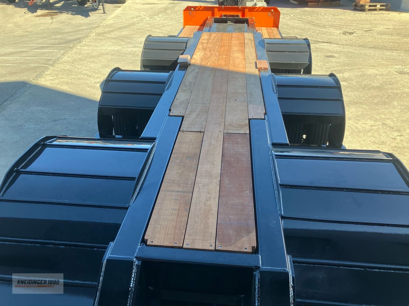 Tieflader des Typs Chieftain Forsttieflader, Neumaschine in Altenfelden (Bild 18)