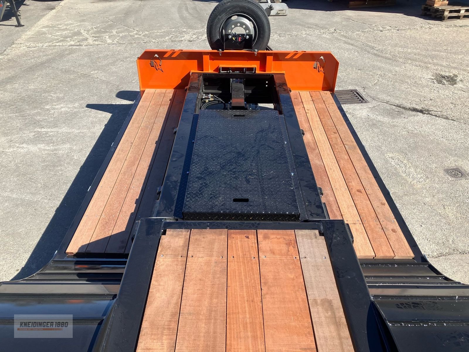 Tieflader des Typs Chieftain Forsttieflader, Neumaschine in Altenfelden (Bild 19)