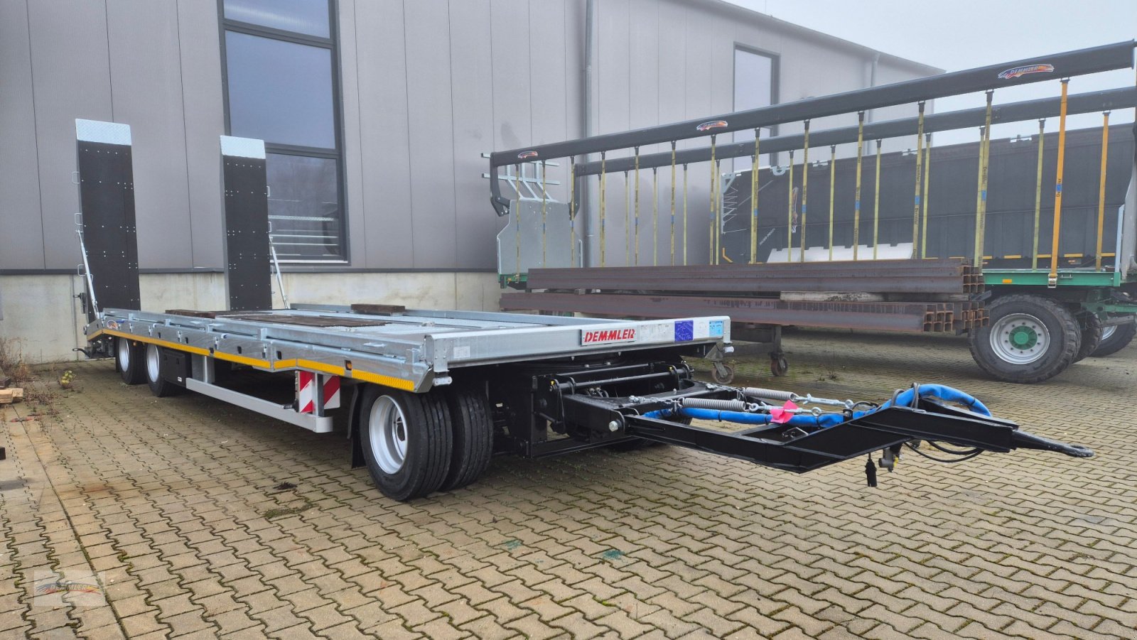 Tieflader des Typs Demmler DTL-S 240, Neumaschine in Wertingen-Geratshofen (Bild 3)