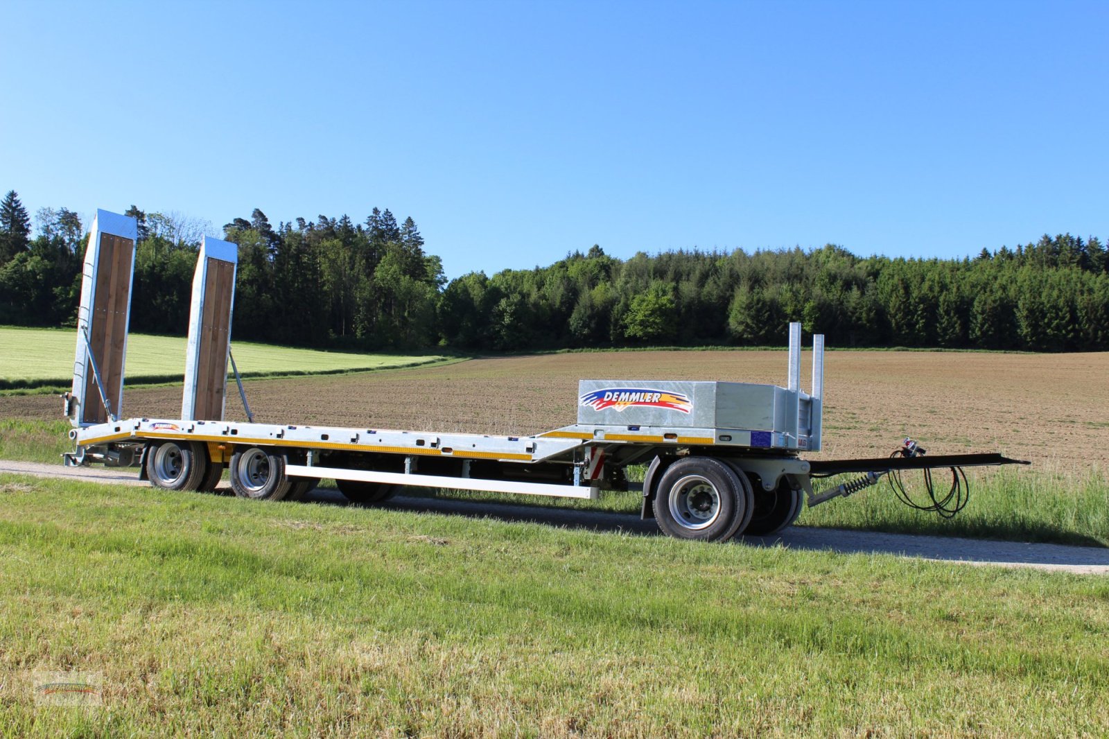 Tieflader des Typs Demmler DTL-S 240, Neumaschine in Wertingen-Geratshofen (Bild 4)