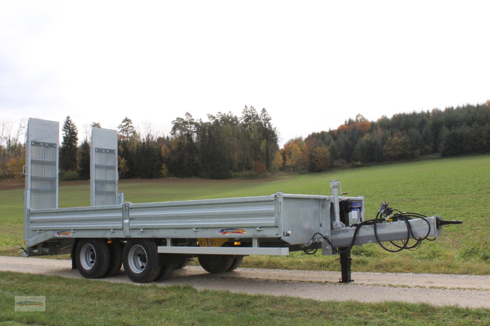 Tieflader des Typs Demmler TL 140, Neumaschine in Wertingen-Geratshofen (Bild 2)