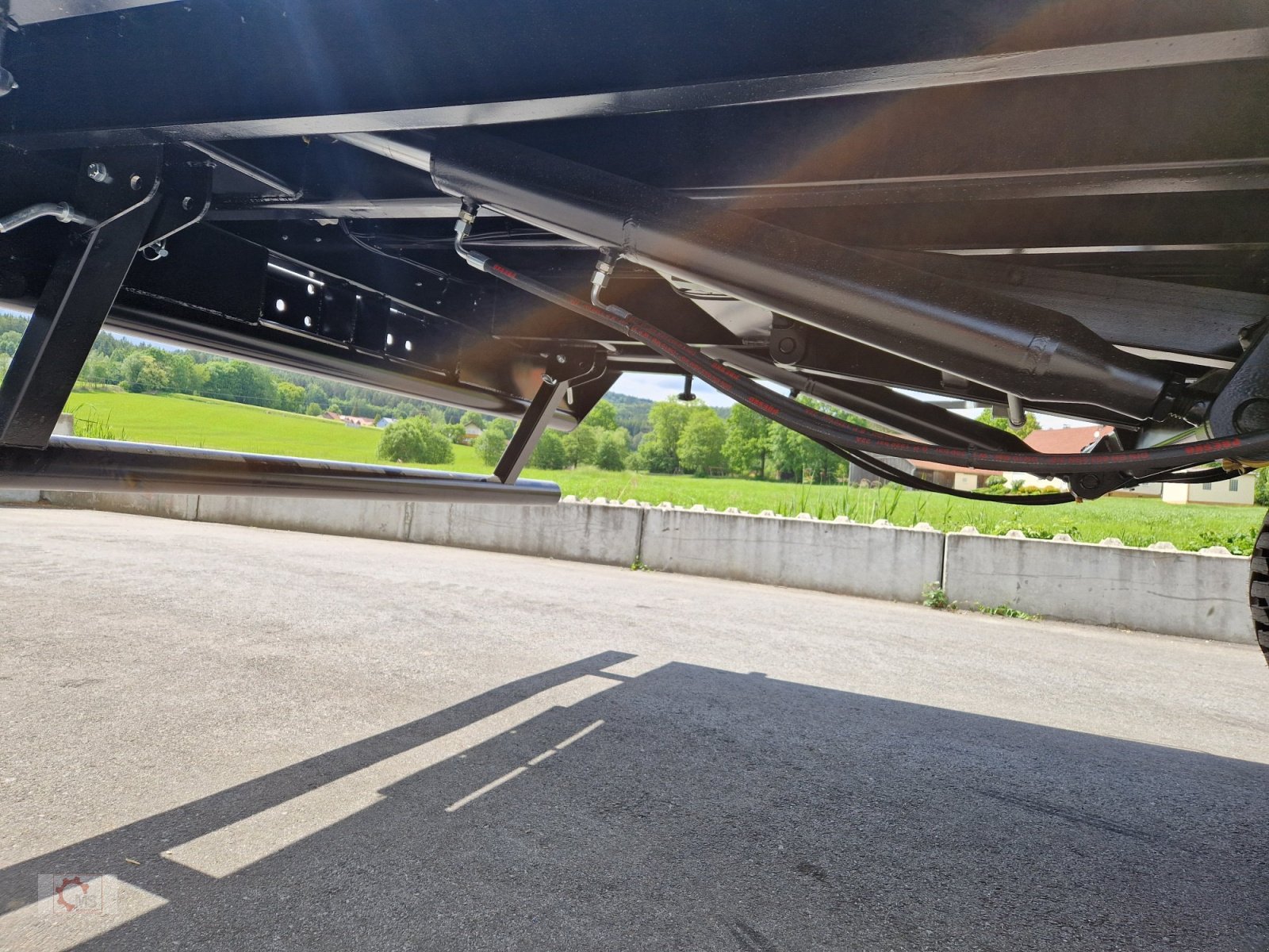 Tieflader a típus Dinapolis 8,0m Ballenwagen Hydraulisch absenkbare Rampen Druckluft LED, Neumaschine ekkor: Tiefenbach (Kép 7)