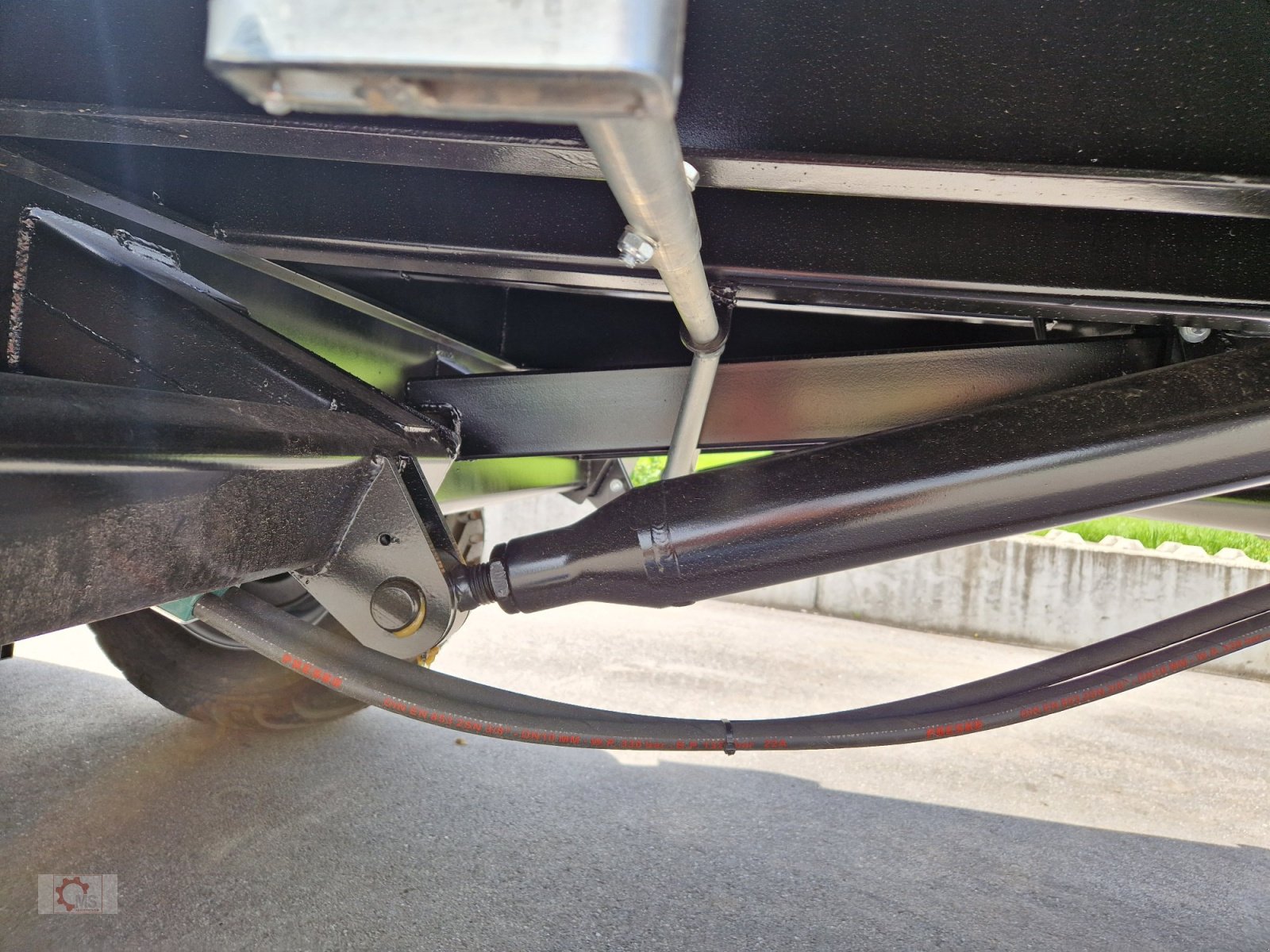 Tieflader a típus Dinapolis 8,0m Ballenwagen Hydraulisch absenkbare Rampen Druckluft LED, Neumaschine ekkor: Tiefenbach (Kép 16)