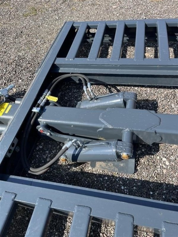 Tieflader des Typs Dinapolis Dina LL-9 Hyd. støtteben, Gebrauchtmaschine in Ringe (Bild 5)