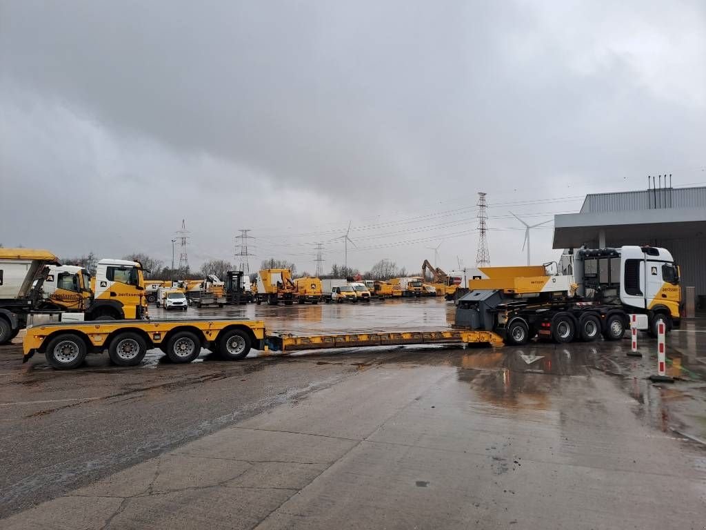 Tieflader van het type Faymonville EURO MEGA-Z4H + 4158LS 8x4 (LOW hour readings), Gebrauchtmaschine in Stabroek (Foto 4)