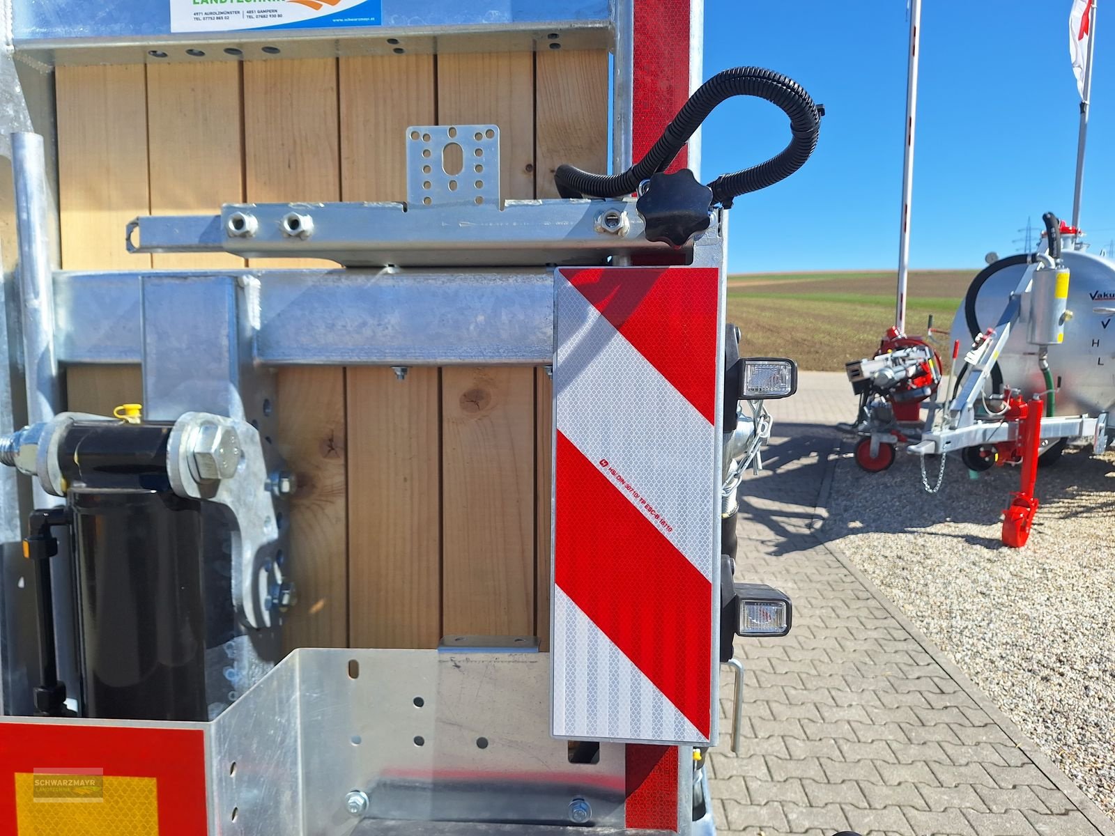 Tieflader des Typs Fliegl 3-Achs Tieflader, Neumaschine in Gampern (Bild 17)