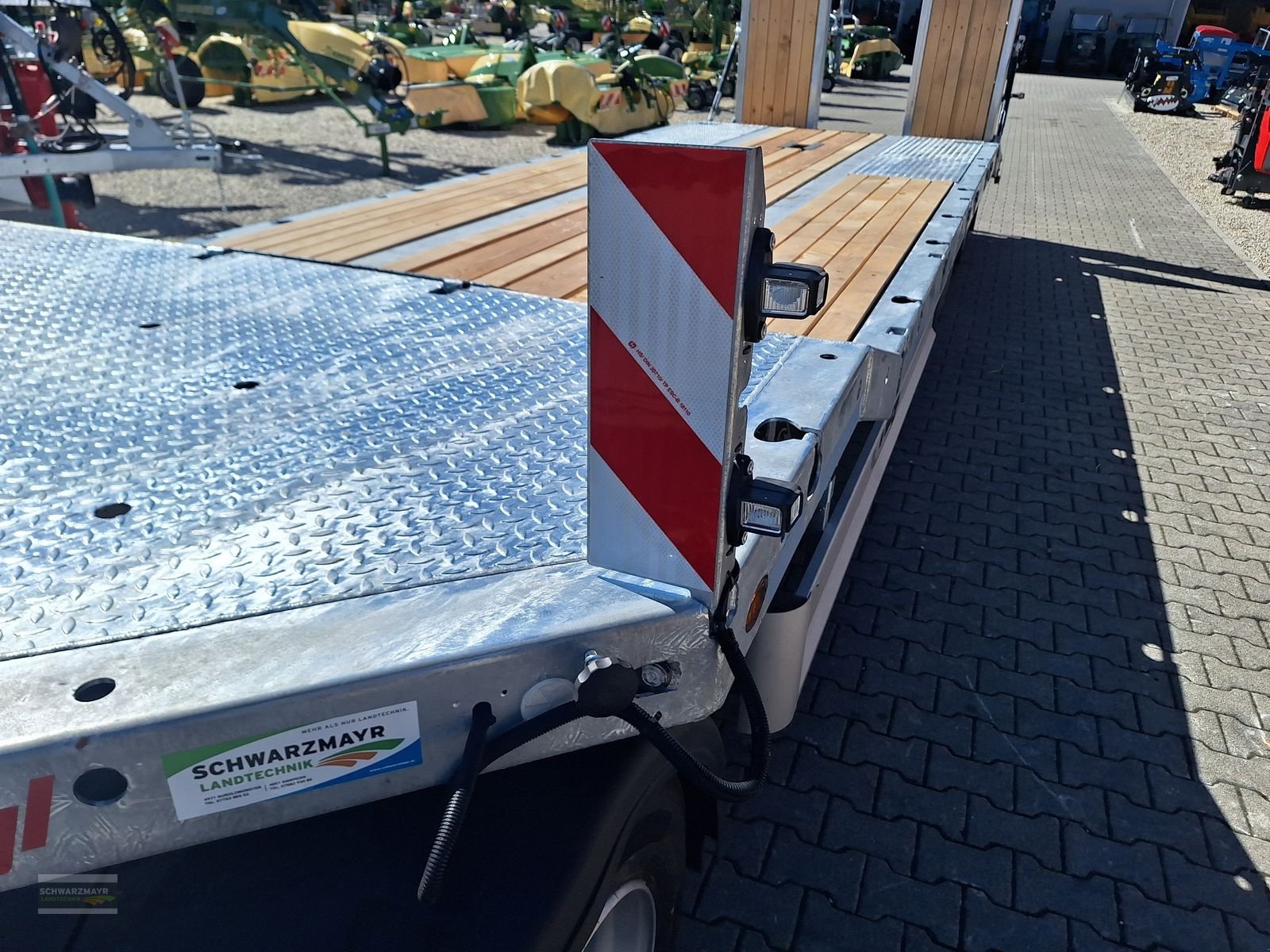 Tieflader des Typs Fliegl 3-Achs Tieflader, Neumaschine in Gampern (Bild 26)
