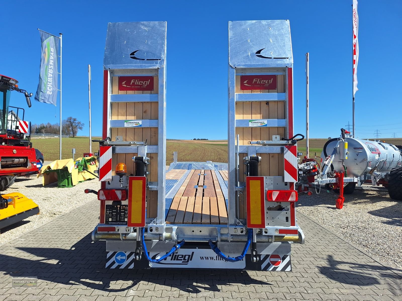 Tieflader des Typs Fliegl 3-Achs Tieflader, Neumaschine in Gampern (Bild 4)