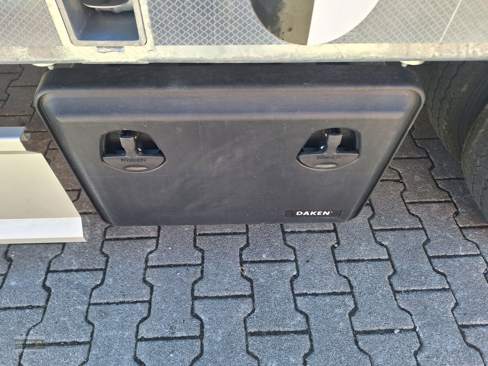 Tieflader des Typs Fliegl 3-Achs Tieflader, Neumaschine in Gampern (Bild 22)