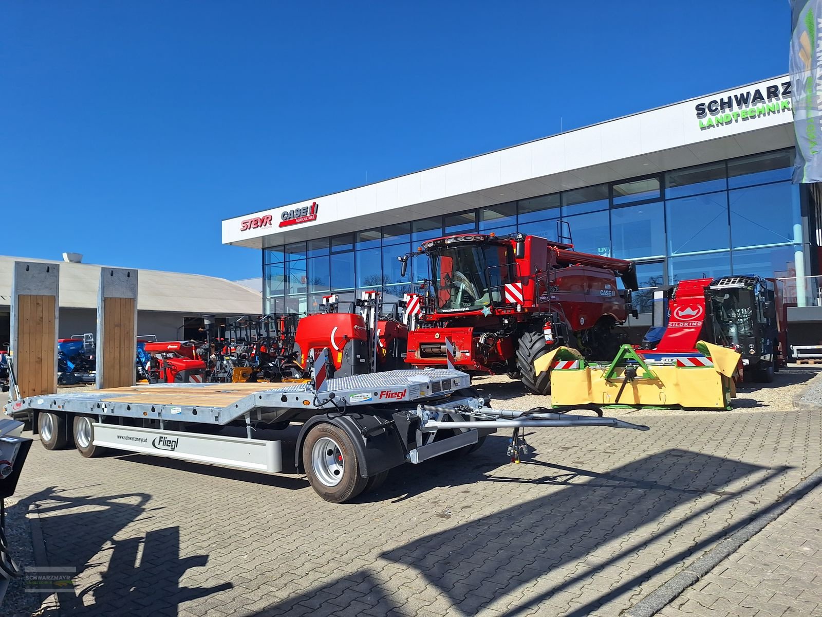 Tieflader des Typs Fliegl 3-Achs Tieflader, Neumaschine in Gampern (Bild 2)