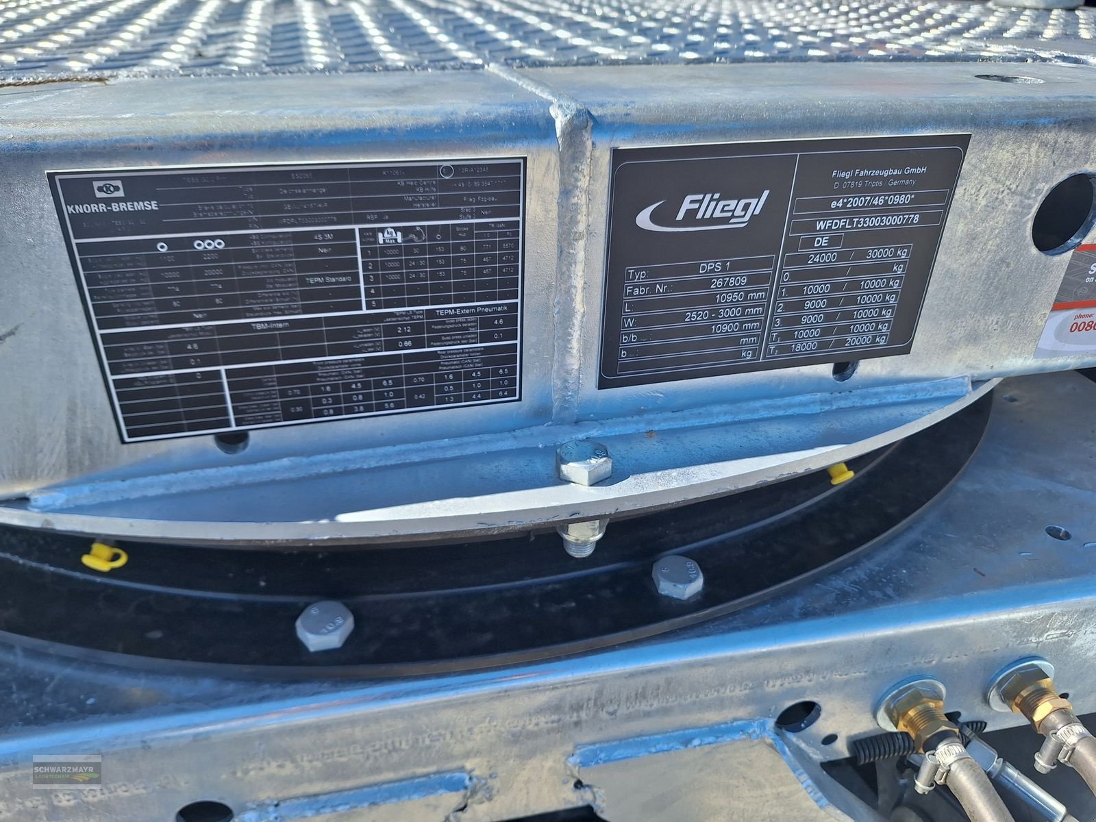 Tieflader des Typs Fliegl 3-Achs Tieflader, Neumaschine in Gampern (Bild 10)