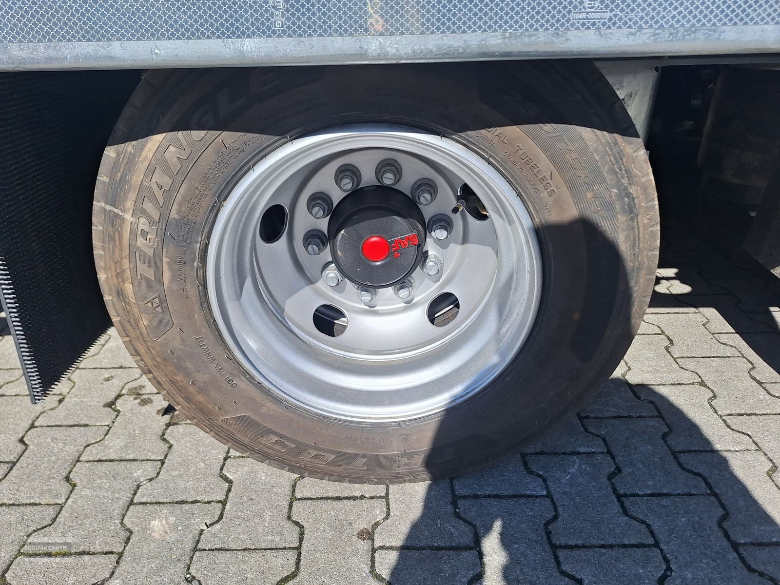 Tieflader des Typs Fliegl 3-Achs Tieflader, Neumaschine in Gampern (Bild 14)